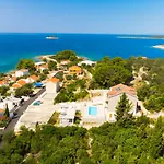 Abba Vila Vela Luka